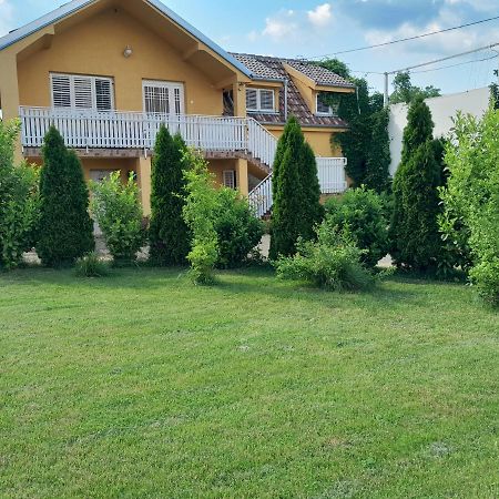 Golden House Apartments Čačak Esterno foto
