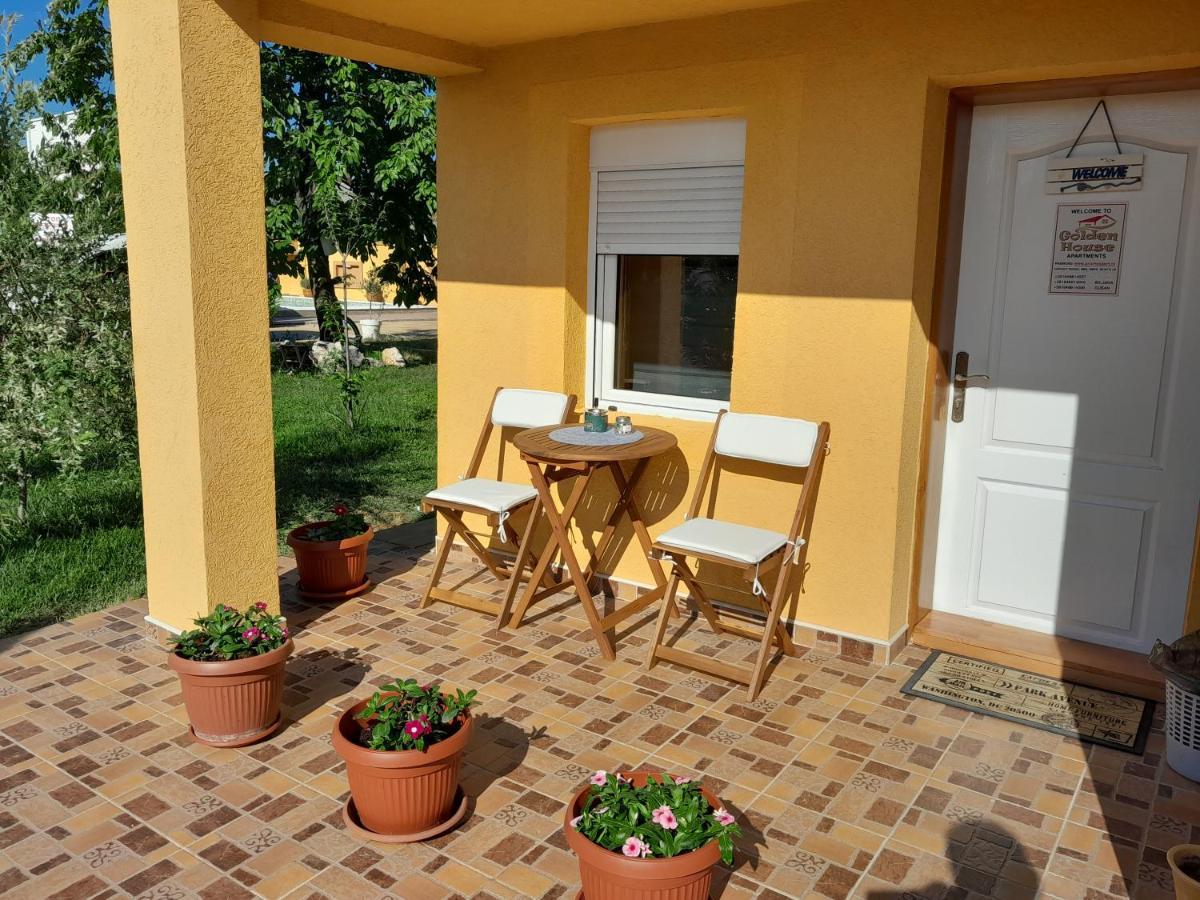 Golden House Apartments Čačak Esterno foto