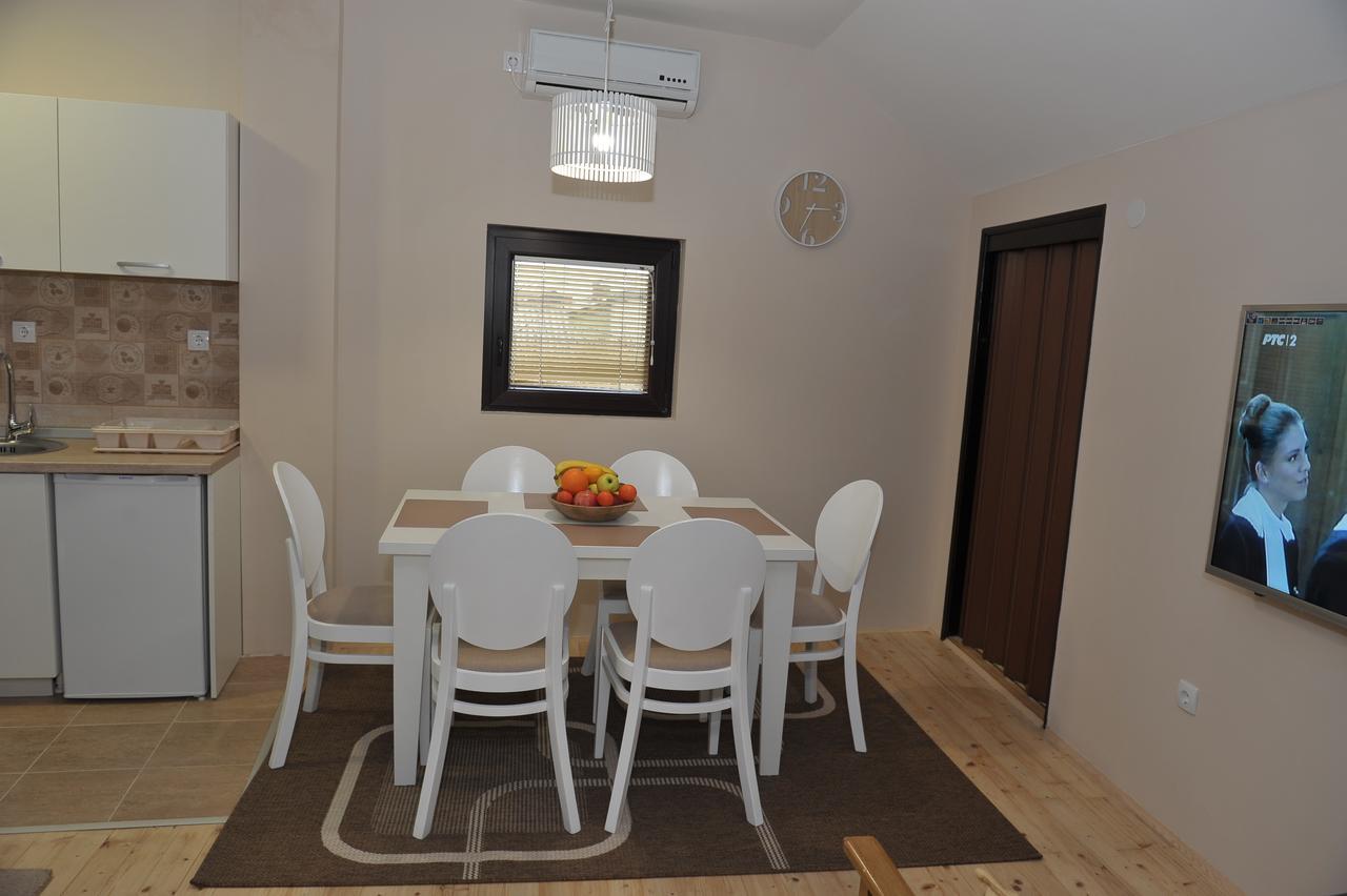 Golden House Apartments Čačak Esterno foto