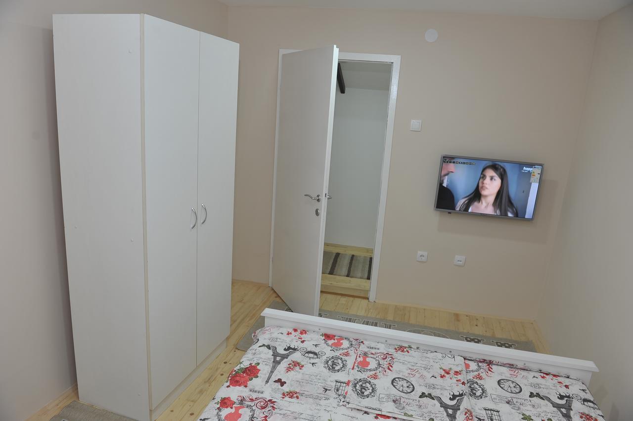 Golden House Apartments Čačak Esterno foto